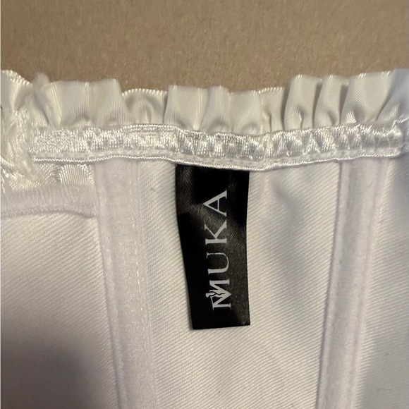 Elegant White Jacquard Lace-Up Corset - Picture 6 of 8